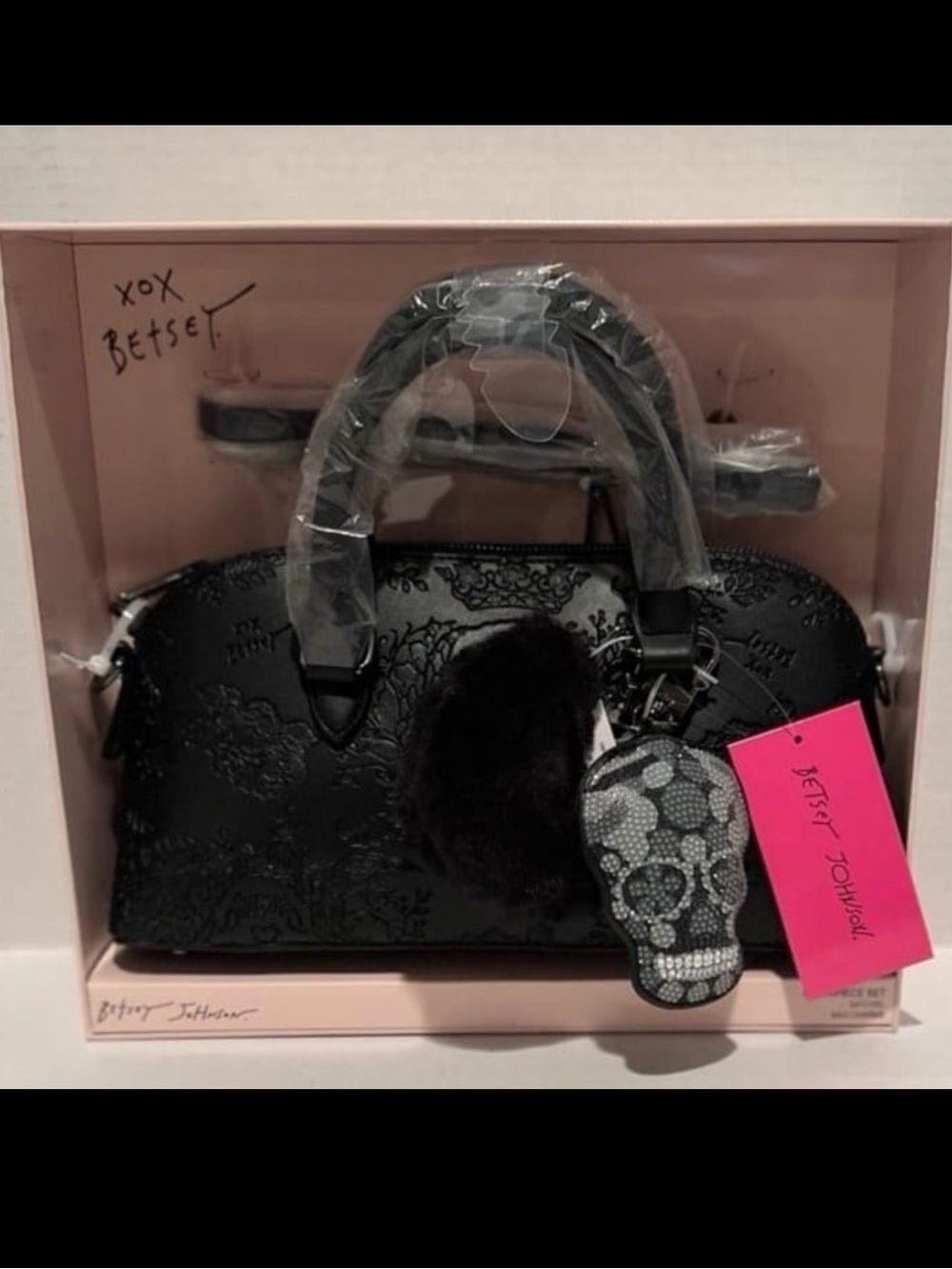 Betsey Johnson NWT Skulls Satchel Bag w/Detachable Skull & Heart Charms